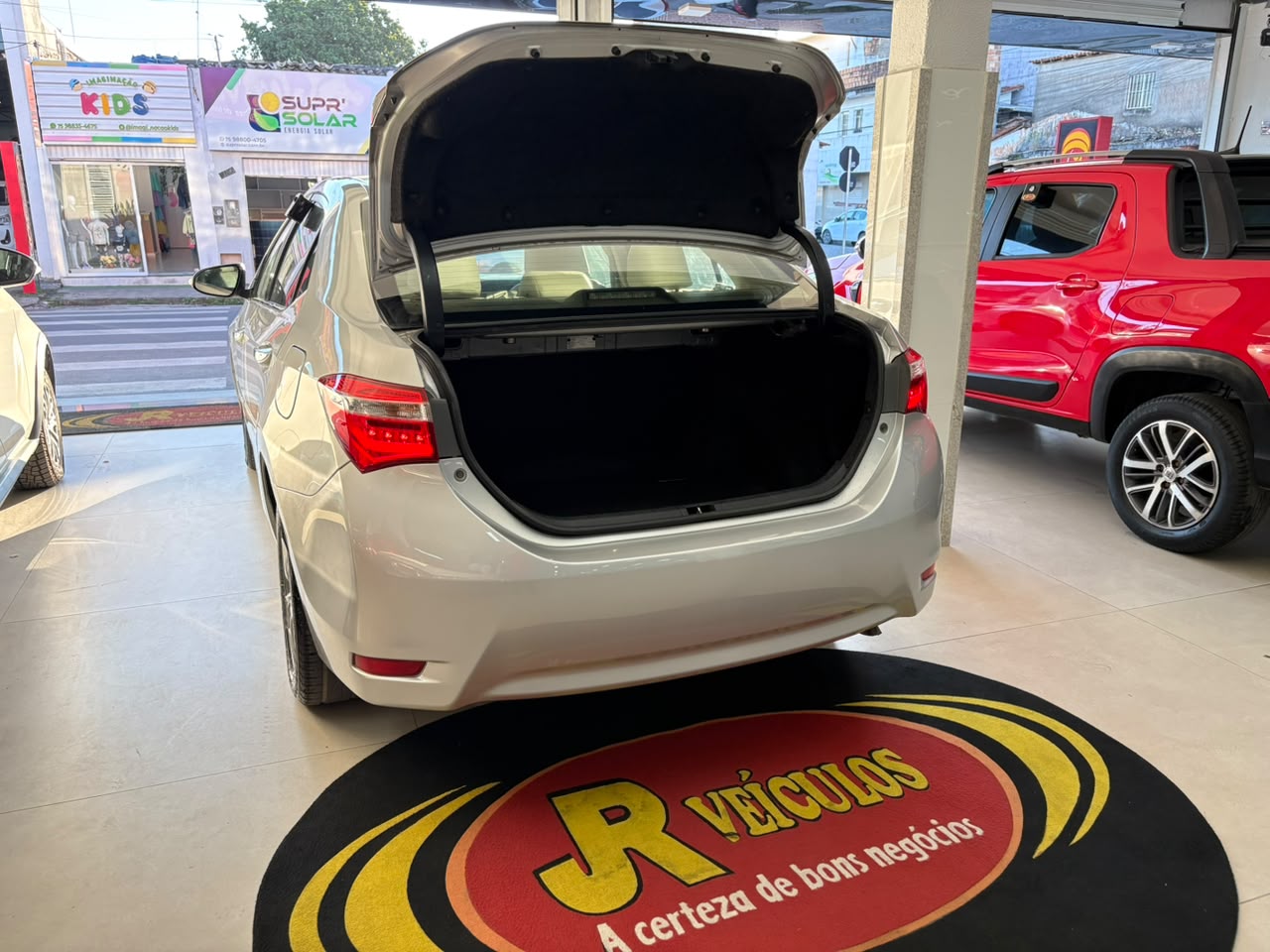 Toyota Corolla — foto 12