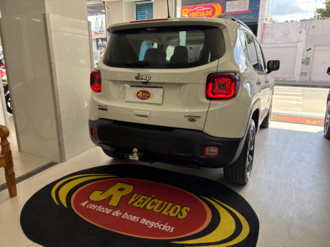Jeep Renegade — foto 12