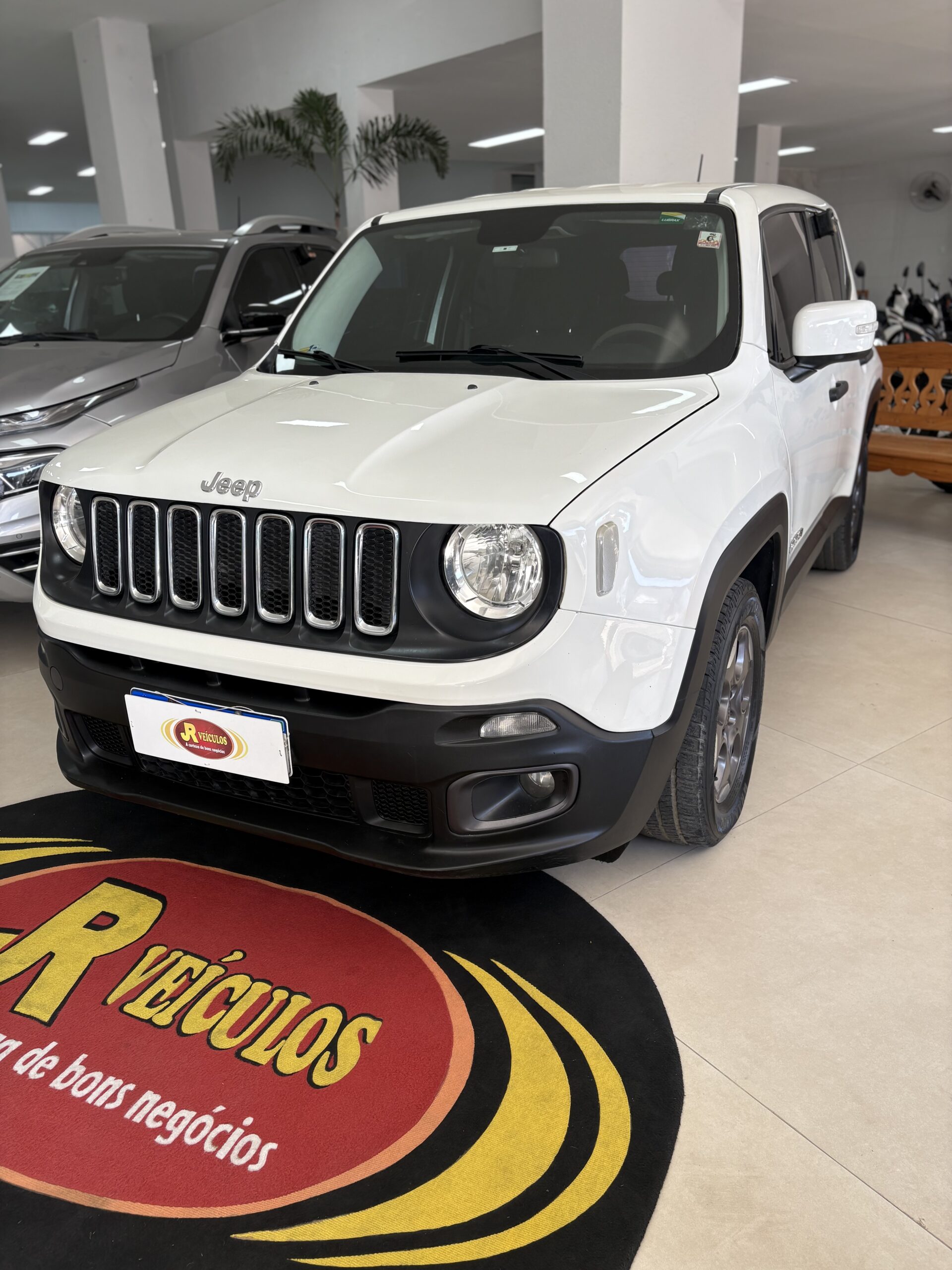 Jeep Renegade — foto 3